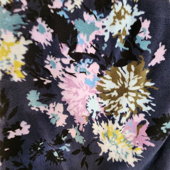 Vera Bradley 80" x 50" Plush Throw Blanket Chrysanthemum Crush Print - Picture 2 of 3